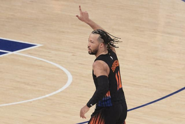 2026世界杯客户端下载-只差13分!库里保持了9年的NBA历史纪录,即将被布伦森打破|斯蒂芬·库里|季后赛|尼克斯|总决赛|圣安东尼奥马刺队_新浪体育_新浪新闻